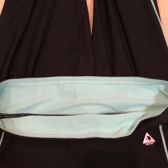 Yoga/Running Cropped Leggings - Picture 4 of 5